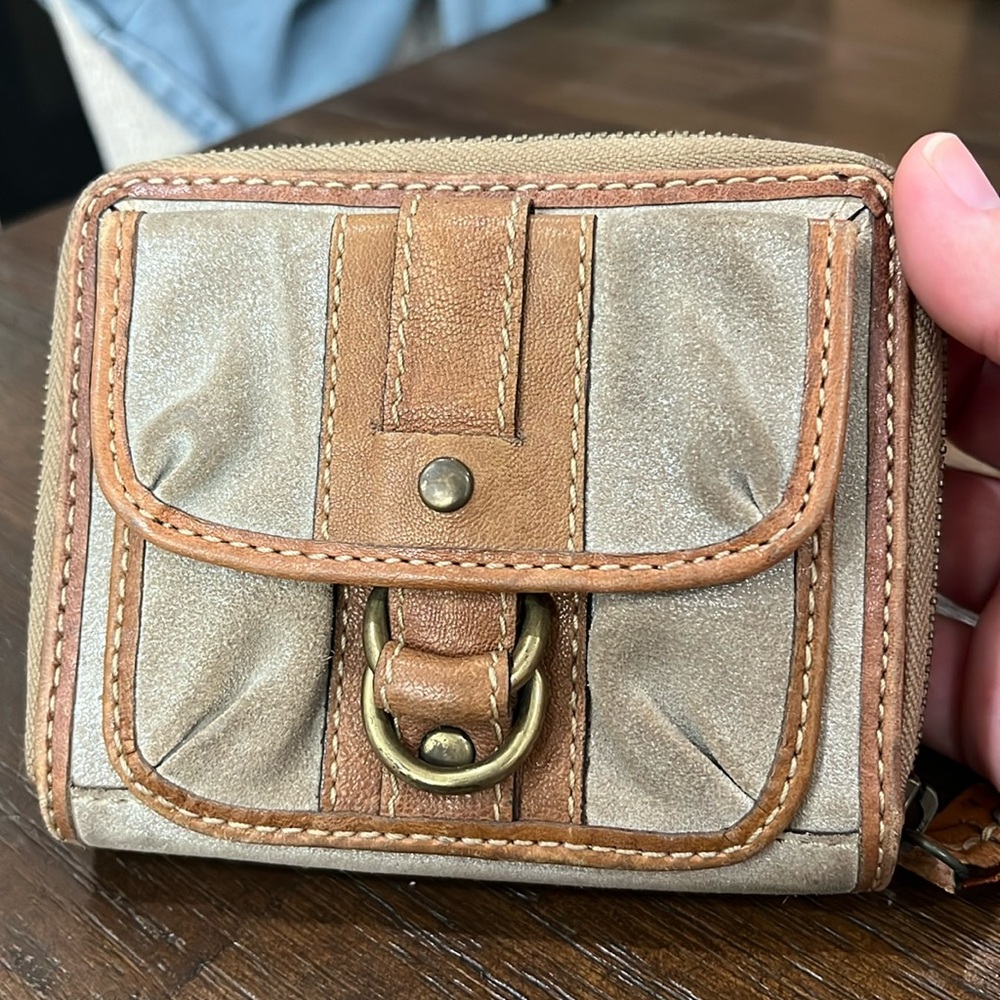 Fossil wallet